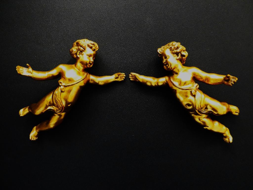 Een set van 2 putti beeldjes in spiegelbeeld goudverguld, Antiek en Kunst, Ophalen of Verzenden