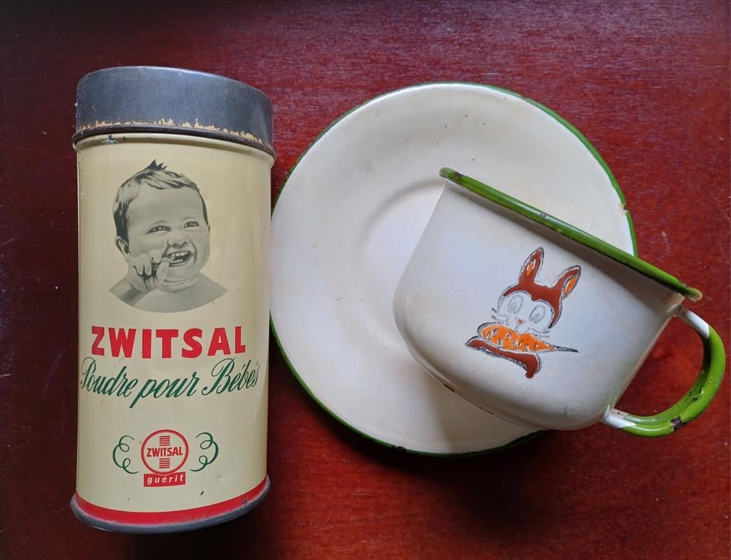 Oud Emaille Kop en Schotel & Oud Zwitsal Blikje voor € 10, Ophalen