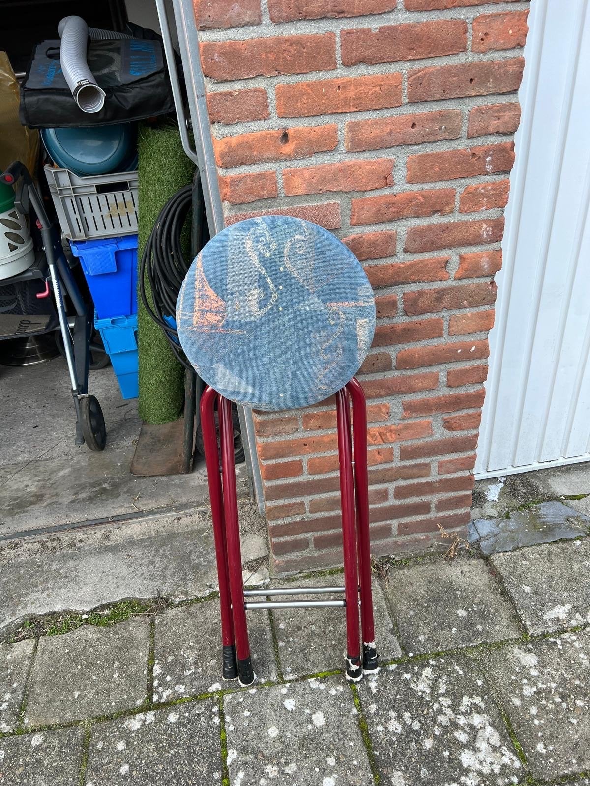Opvouwbaar krukje en tafel, Ophalen of Verzenden, Gebruikt, Staal