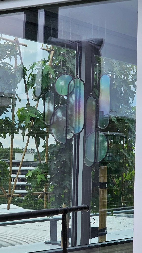 "Gewoon, ongewoon" modern glas in lood object/ zonnevanger, Ophalen of Verzenden, Nieuw, Meerkleurig, Glas