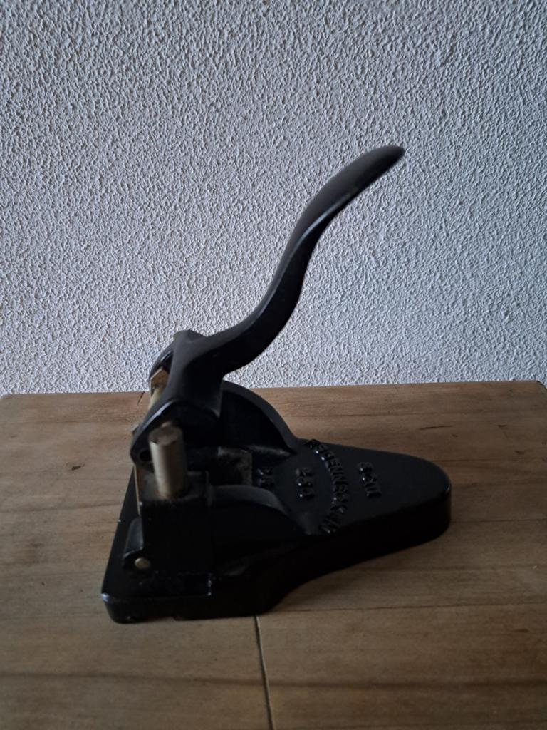 Vintage Soennecken 230 perforator - 8 cm, Ophalen of Verzenden