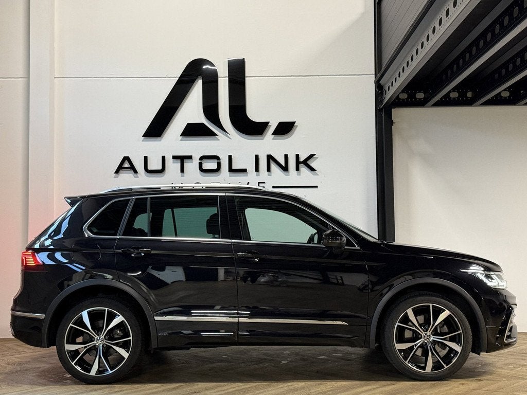 Volkswagen Tiguan 1.4 TSI eHybrid R-Line Business+ 3X RLINE|, Auto's, Volkswagen, 1716 kg, Gebruikt, Zwart, 4 cilinders