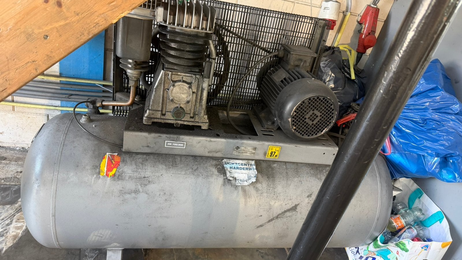 Compressor op krachtstroom, 100 liter of meer, Ophalen, Zo goed als nieuw