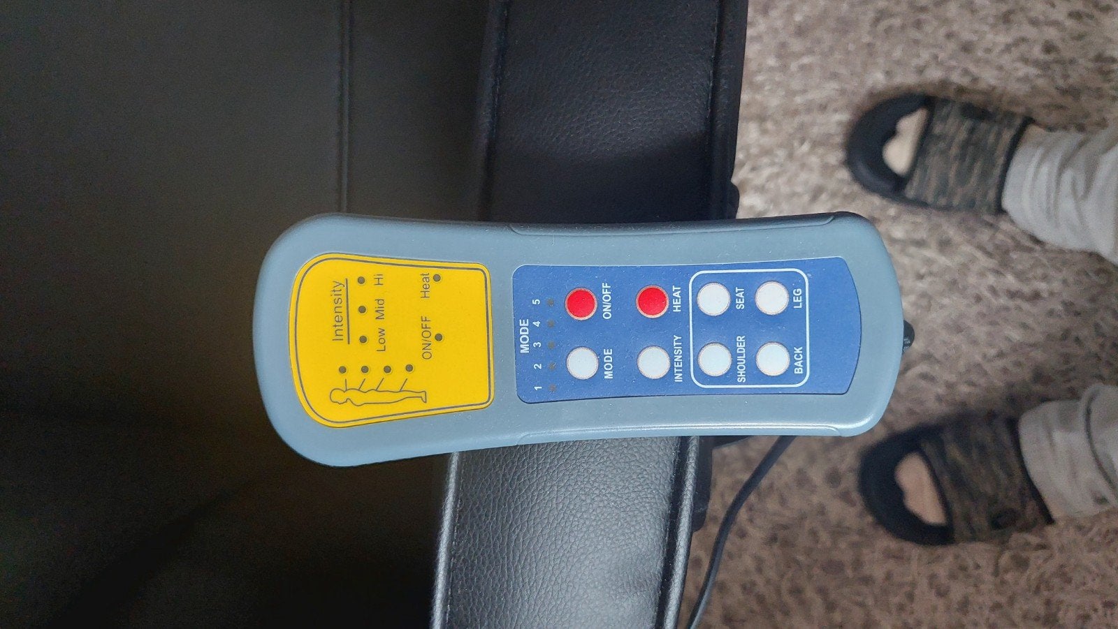 Zwarte massagefauteuil met afstandsbediening, Huis en Inrichting, Kunststof, Zo goed als nieuw, 75 tot 100 cm, 150 cm of meer