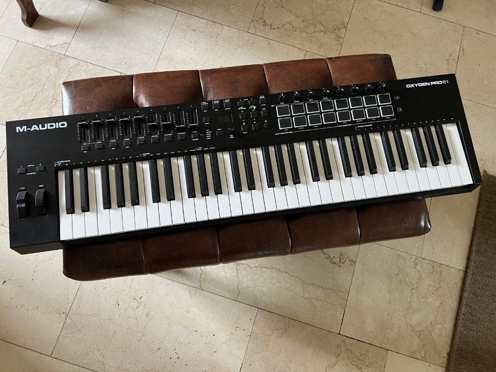M-Audio Oxygen Pro 61 MIDI Keyboard Controller, Muziek en Instrumenten, 61 toetsen, Zo goed als nieuw, Aanslaggevoelig, Ophalen
