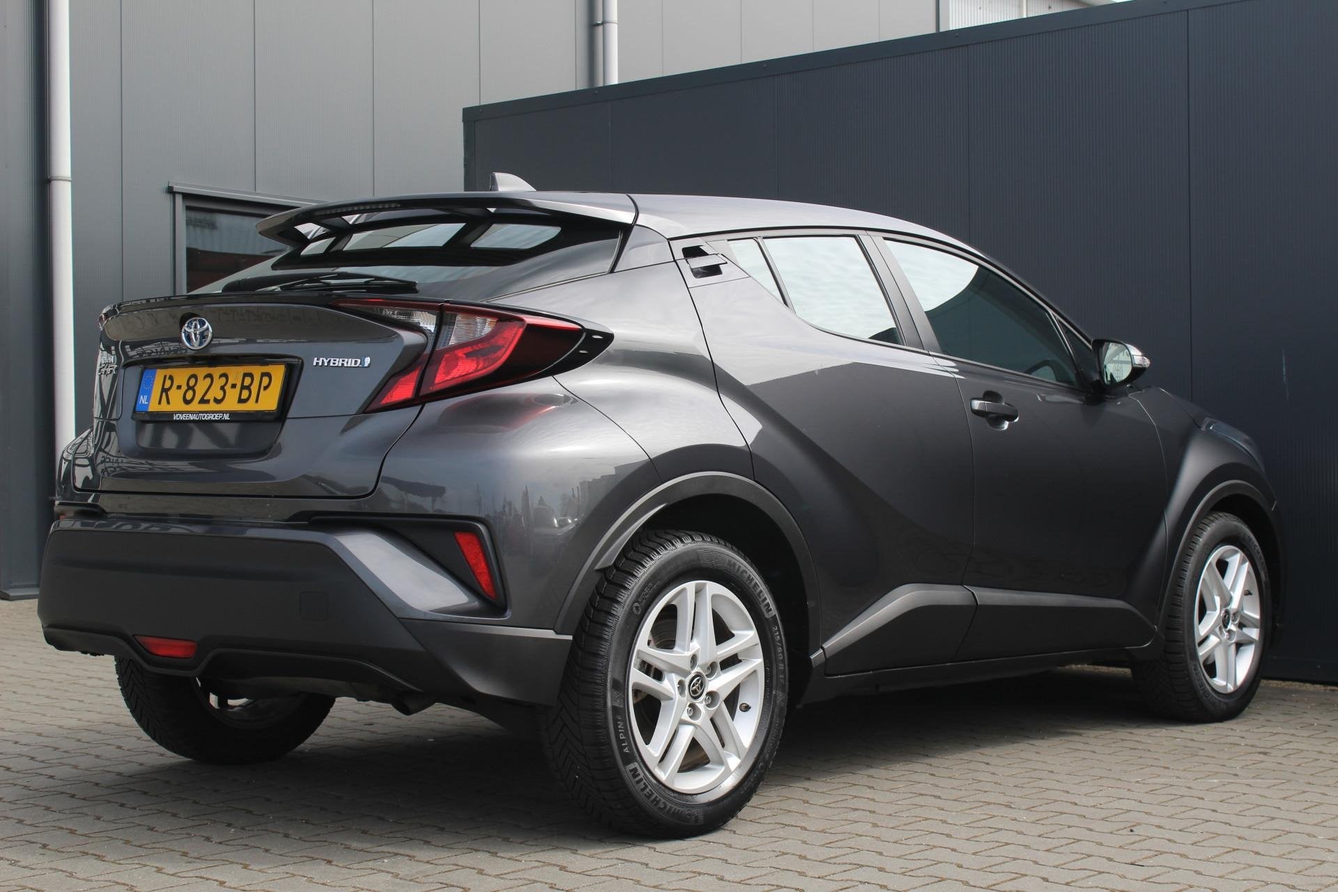 Toyota C-HR 1.8 Hybrid Active | Incl. 12 maanden garantie |, Stof, 4 cilinders, 122 pk, Origineel Nederlands