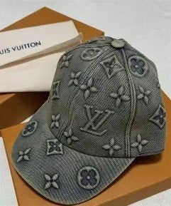 Louis Vuitton denim pet, Nieuw, Ophalen of Verzenden, Pet, 58 of 59 cm (L, 7¼ of ⅜ inch)