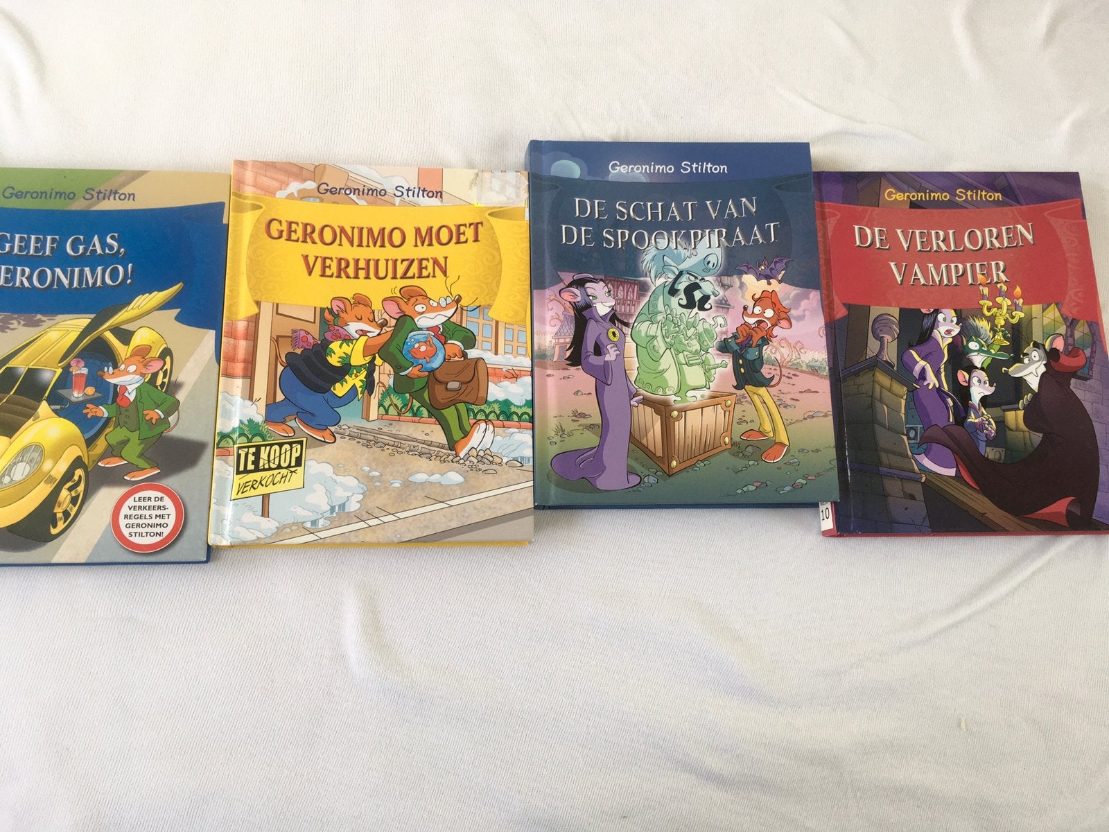 4 BOEKEN GERONIMO STILTON, Ophalen of Verzenden, Zo goed als nieuw