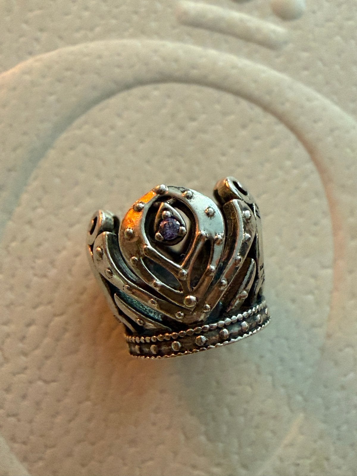 Pandora Disney Kroon Bedel, Sieraden, Tassen en Uiterlijk, Bedels, Gebruikt, Pandora, Ophalen of Verzenden, 1 bedel