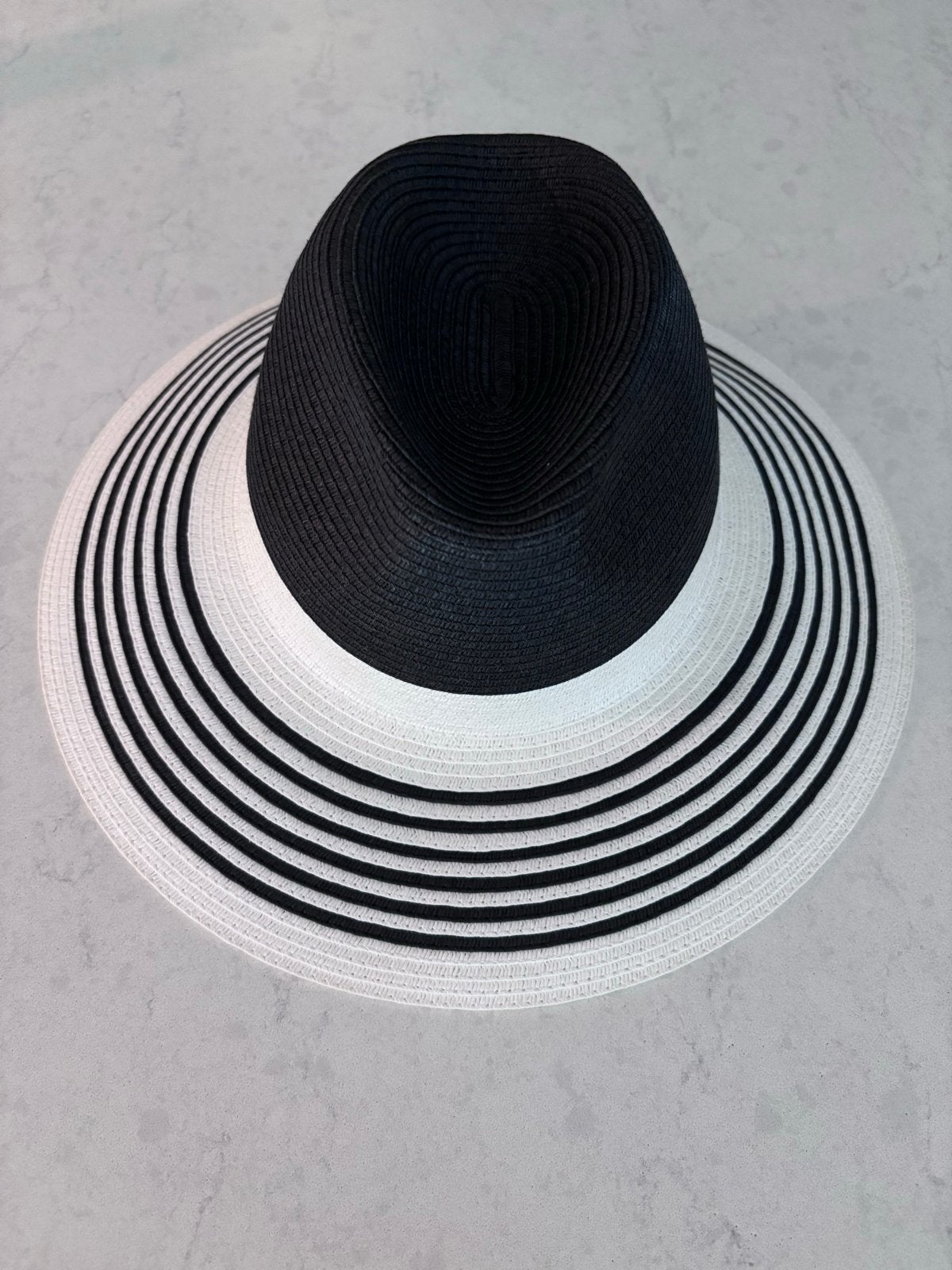 Complit (zomer?) hoed Zwart-Wit Gestreepte Rand, Ophalen of Verzenden, Zo goed als nieuw, One size fits all, Hoed