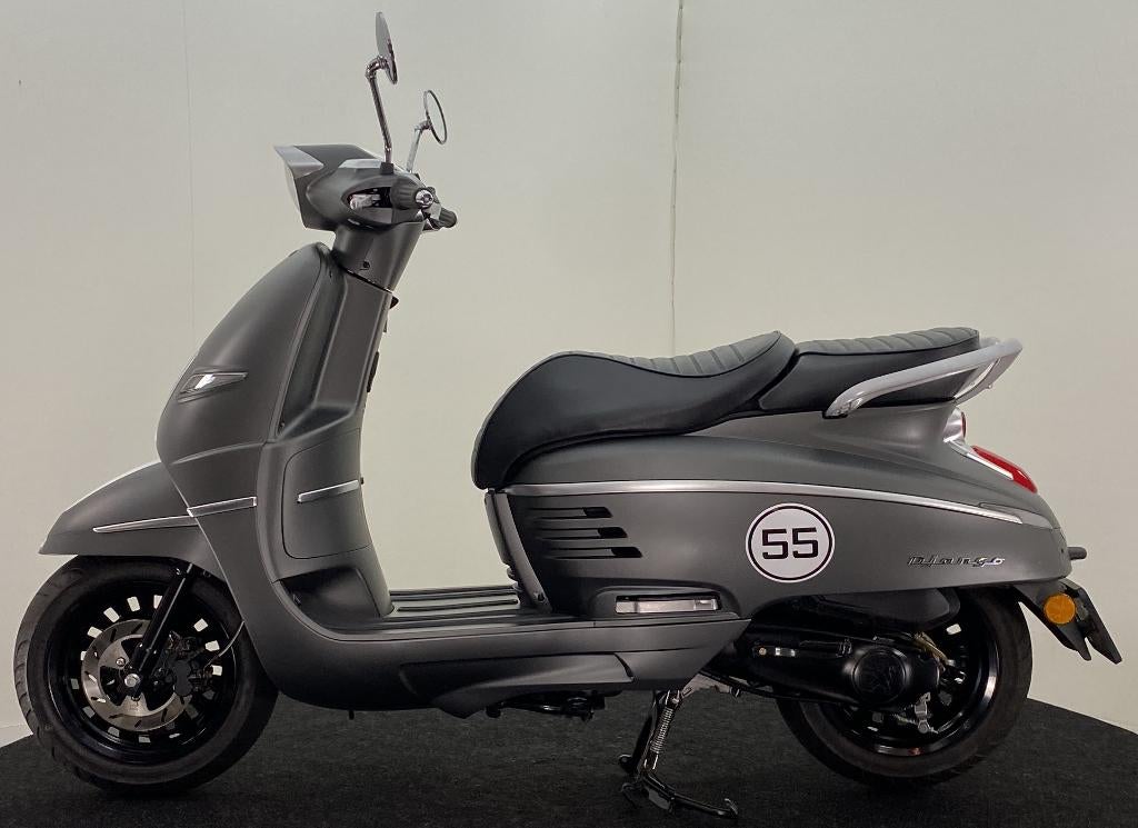 Peugeot Django euro5 injectie mat grey 25km/uur., Ophalen, Overige modellen, Zo goed als nieuw, Benzine