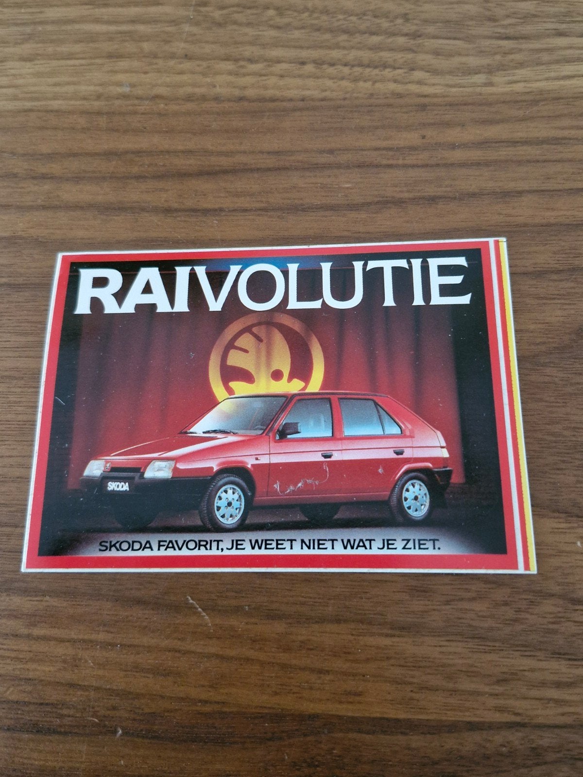 102 Vintage Skoda Favorit 'RAIVOLUTIE' Sticker, Ophalen of Verzenden, Zo goed als nieuw, Auto of Motor