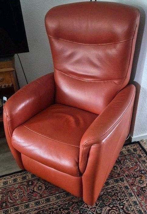 Elektrische leren opsta en relax stoel, Huis en Inrichting, Fauteuils, Ophalen, Gebruikt, 75 tot 100 cm, Modern