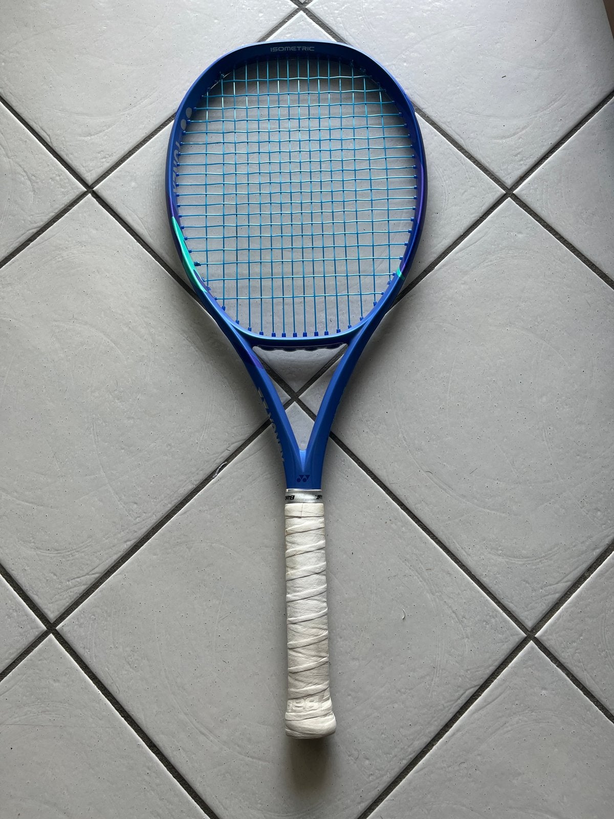 Yonex EZONE 98 – Perfecte staat - Grip #2., Sport en Fitness, Tennis, Gebruikt, Ophalen of Verzenden, Racket, L2