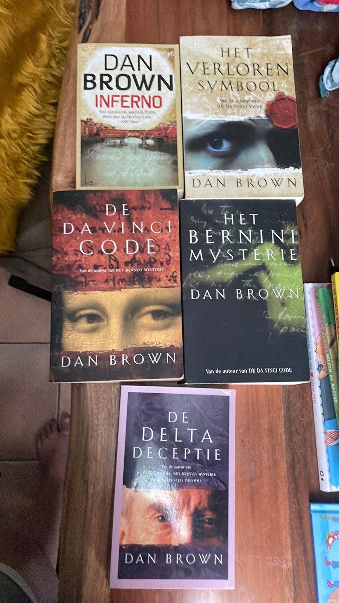 5 keer dan brown set, Ophalen of Verzenden, Zo goed als nieuw