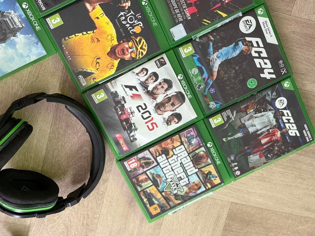 Xbox One 1TB 2 Controllers Turtle Beach Headset EA  FC 26, Ophalen, Zo goed als nieuw, Sport, 3 spelers of meer