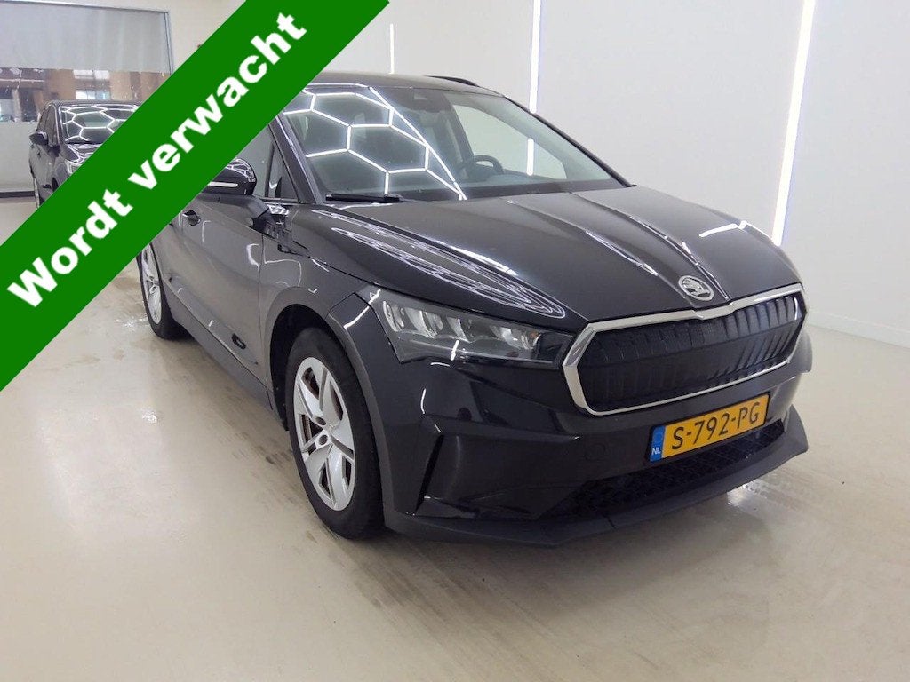 Skoda Enyaq iV 60  SOH 94%  Camera  Stoelverw. + st, Auto's, Automaat, Achterwielaandrijving, Gebruikt, Zwart