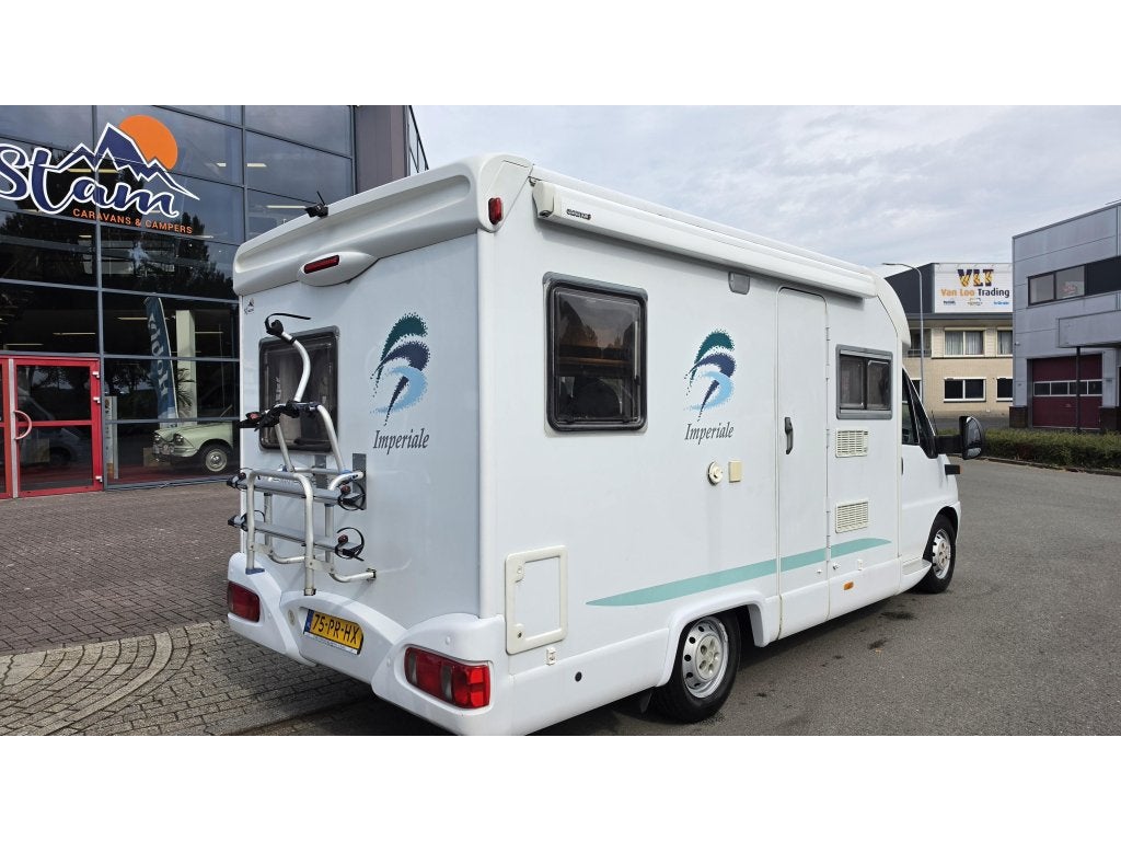 Knaus Weinsberg 600 mooie compacte camper, Ringverwarming, Fiat, Achteruitrijcamera, Buitenlamp