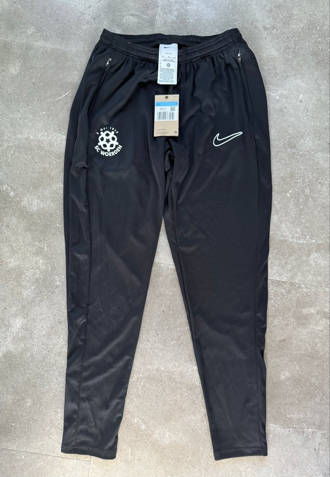 Nike SC Woerden Trainingsbroek - Maat M - Nieuw met kaartjes, Maat 48/50 (M), Zwart, Nieuw, Ophalen of Verzenden