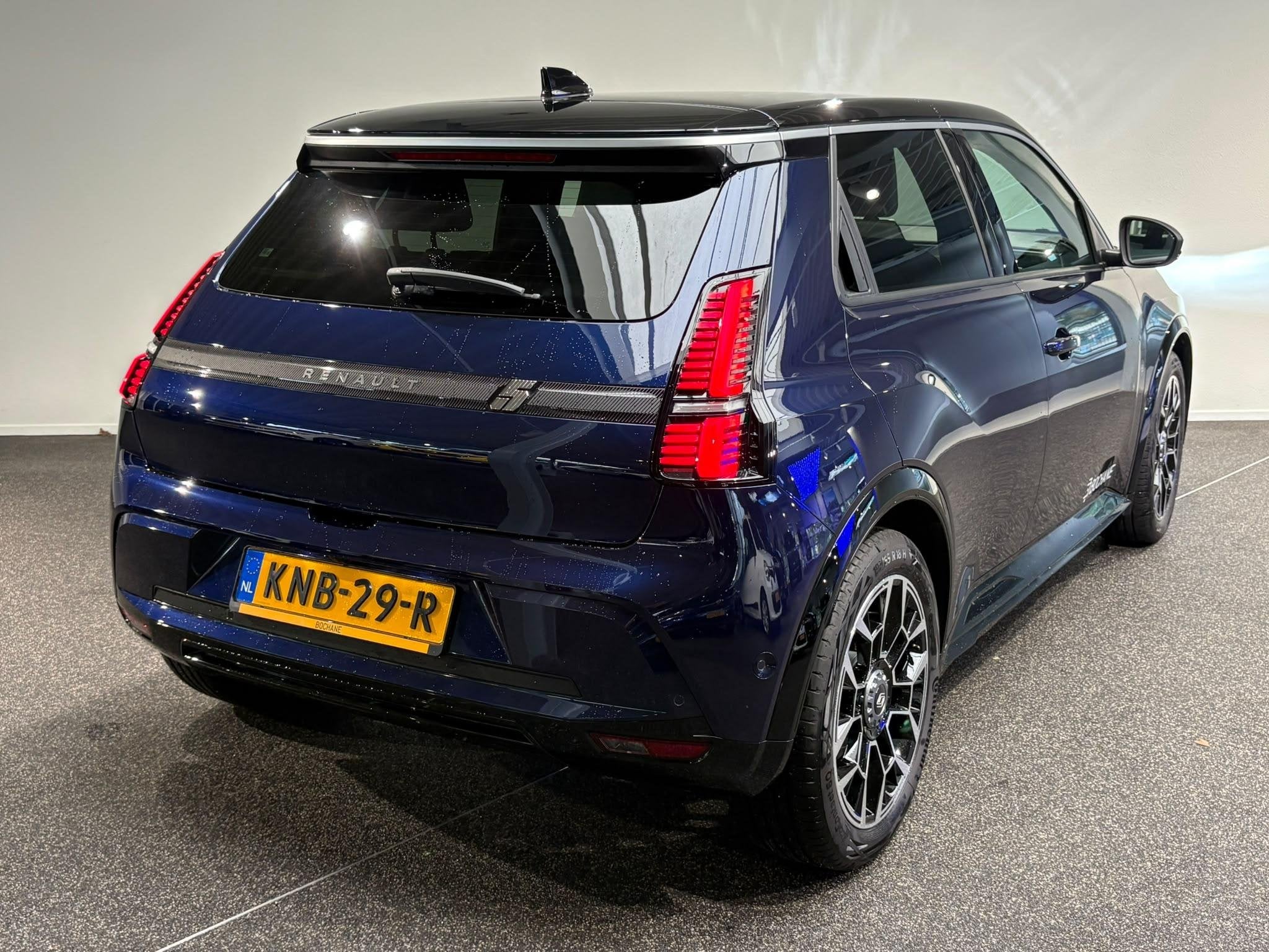 Renault 5 comfort range Roland-Garros 52 kWh | Demo | Stoelv, Auto's, Huisgarantie, Blauw, Leder en Stof, Origineel Nederlands