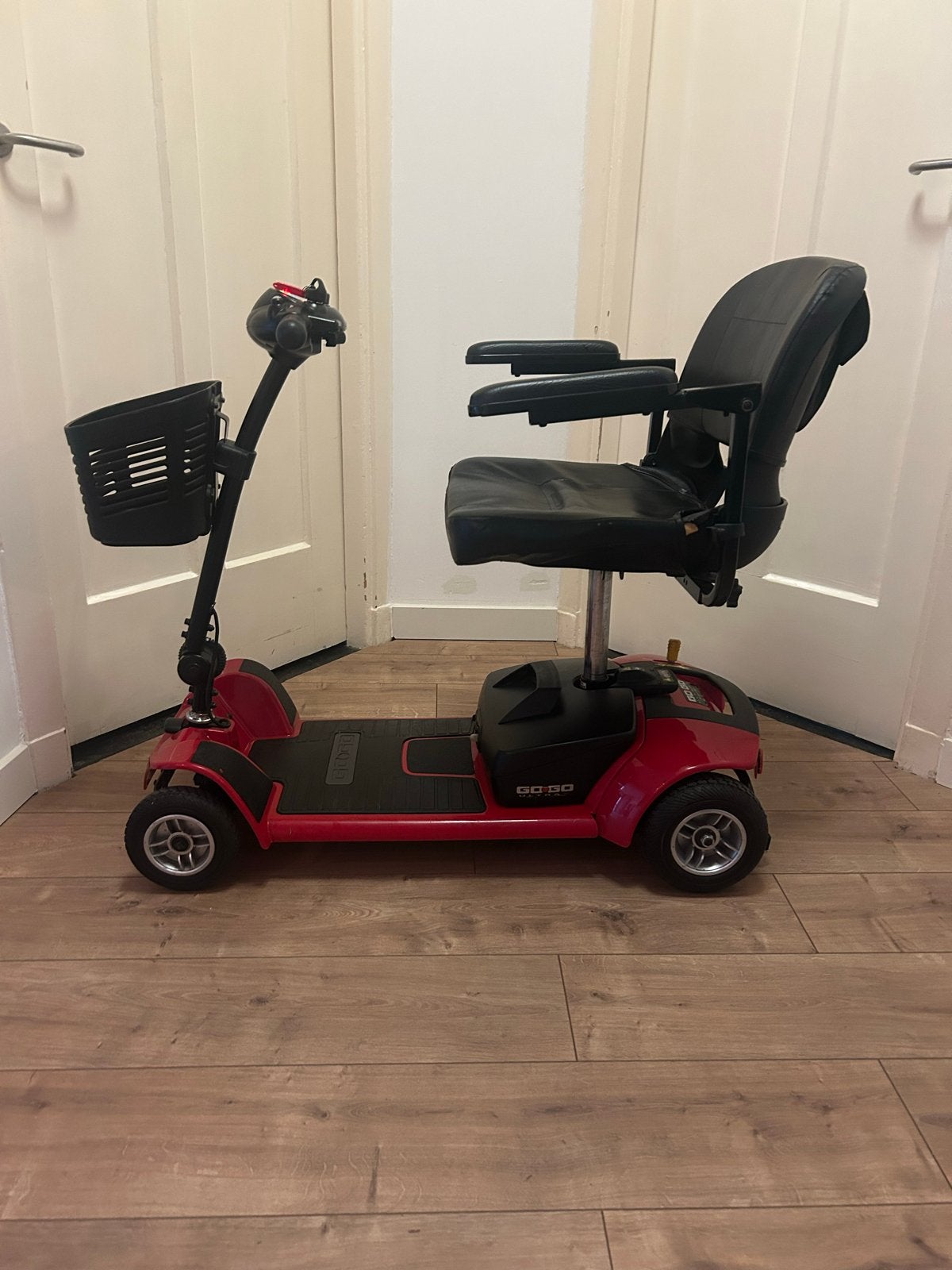 Go-Go Ultra X Scootmobiel met 2 nieuwe accu’s en lader., Diversen, Ophalen of Verzenden, Gebruikt