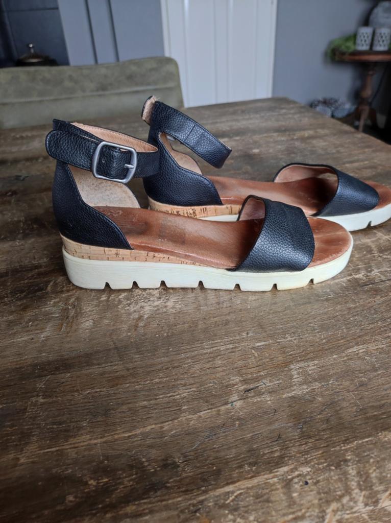 Sandalen zwart maat 37 Vera Pelle, Kleding | Dames, Schoenen, Ophalen of Verzenden, Zo goed als nieuw, Zwart, Sandalen of Muiltjes