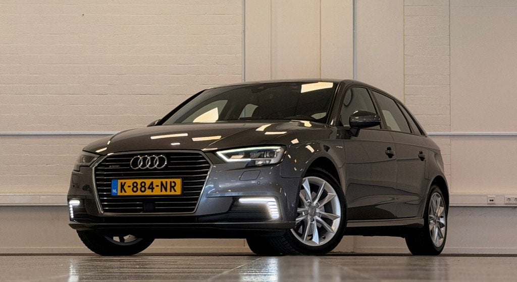 Audi A3 Sportback 1.4 e-tron SOH 83% Led koplampen Navigatie, Auto's, Audi, Stof, Gebruikt, 4 cilinders, 150 pk