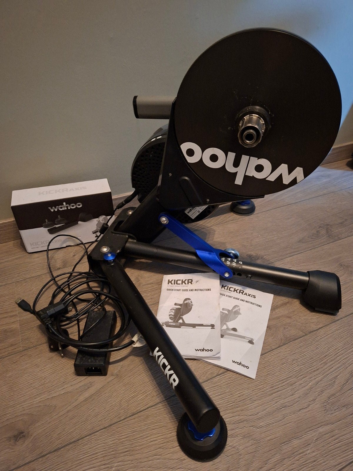 Wahoo KICKR V4 Smart Bike Trainer met KICKR AXIS, Ophalen, Zo goed als nieuw, Overige typen