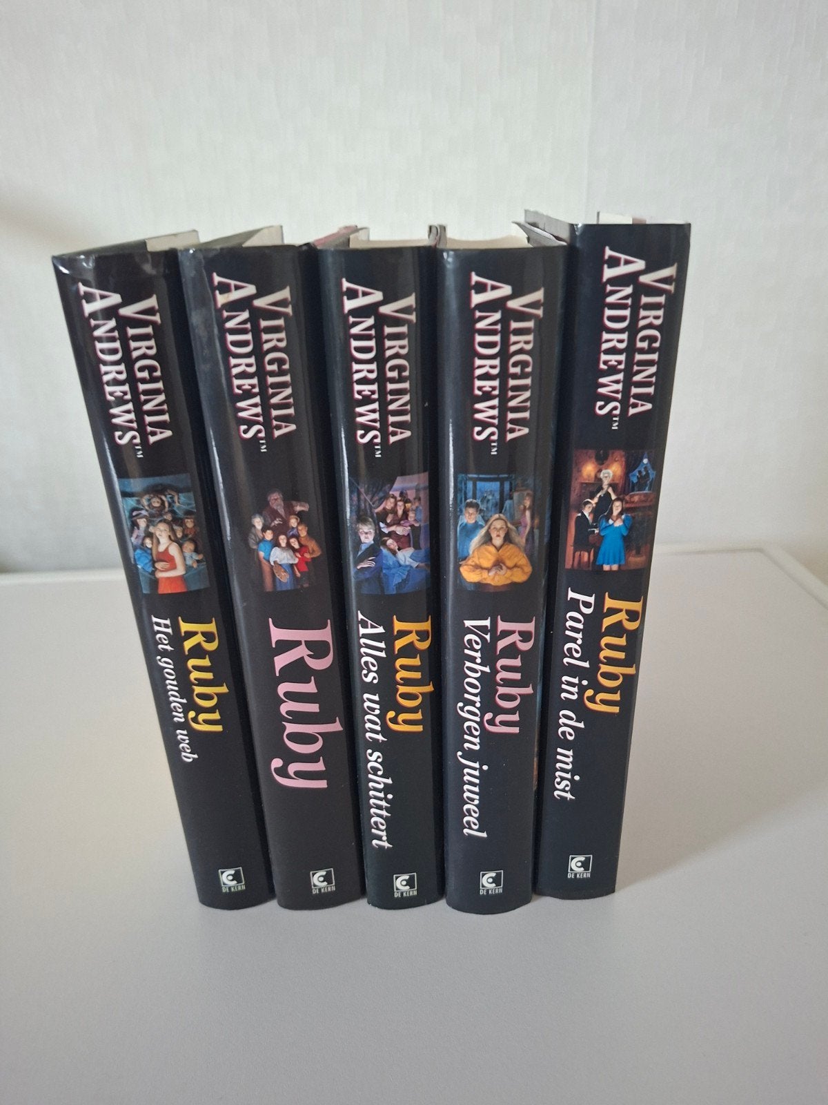 5x Virginia Andrews - Ruby serie (Het gouden web, Parel in d, Ophalen of Verzenden, Gelezen