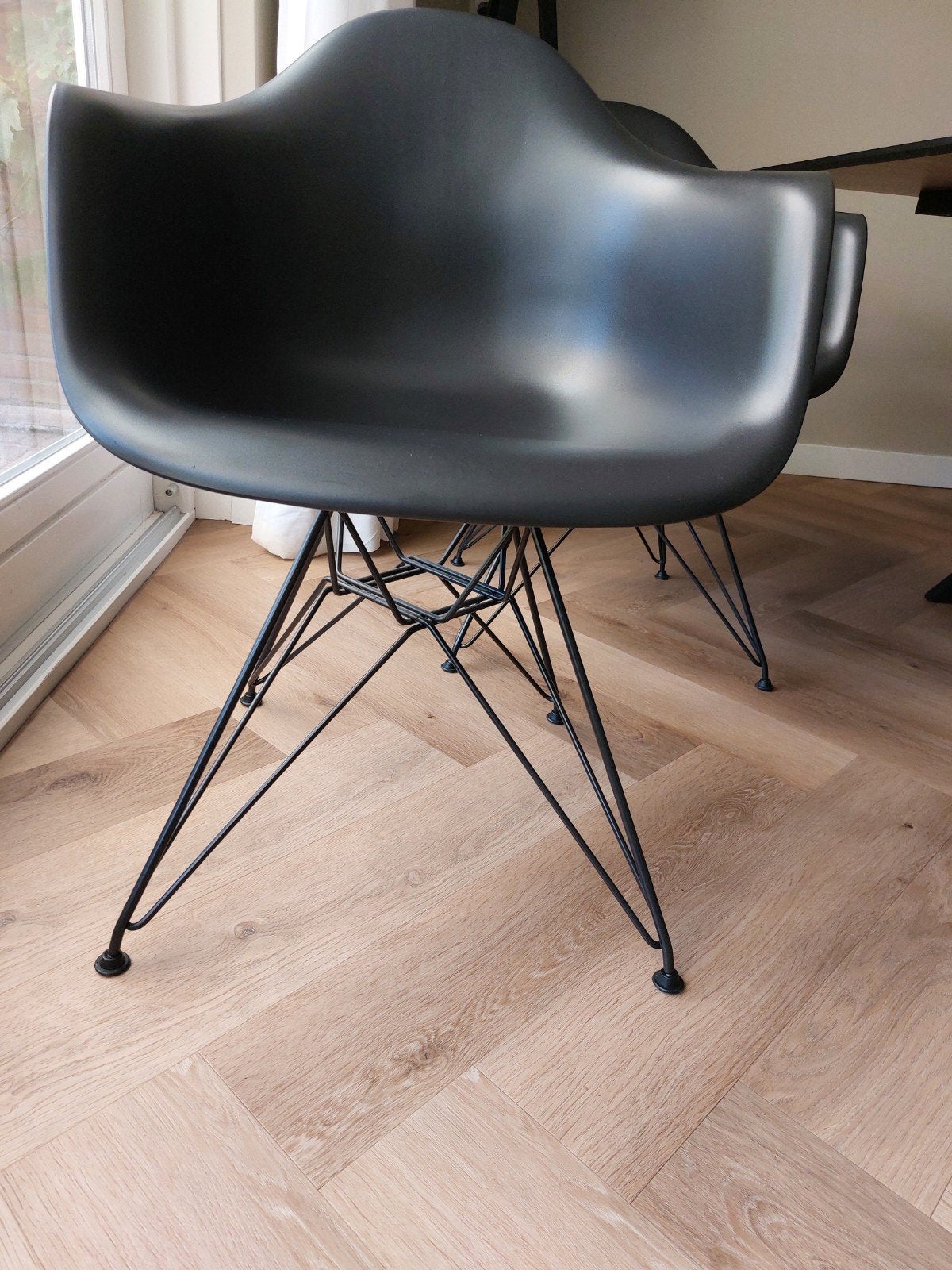 Set van 2 Vitra Eames Plastic Armchair DAR - Zwart, Huis en Inrichting, Ophalen, Gebruikt, Twee, Zwart