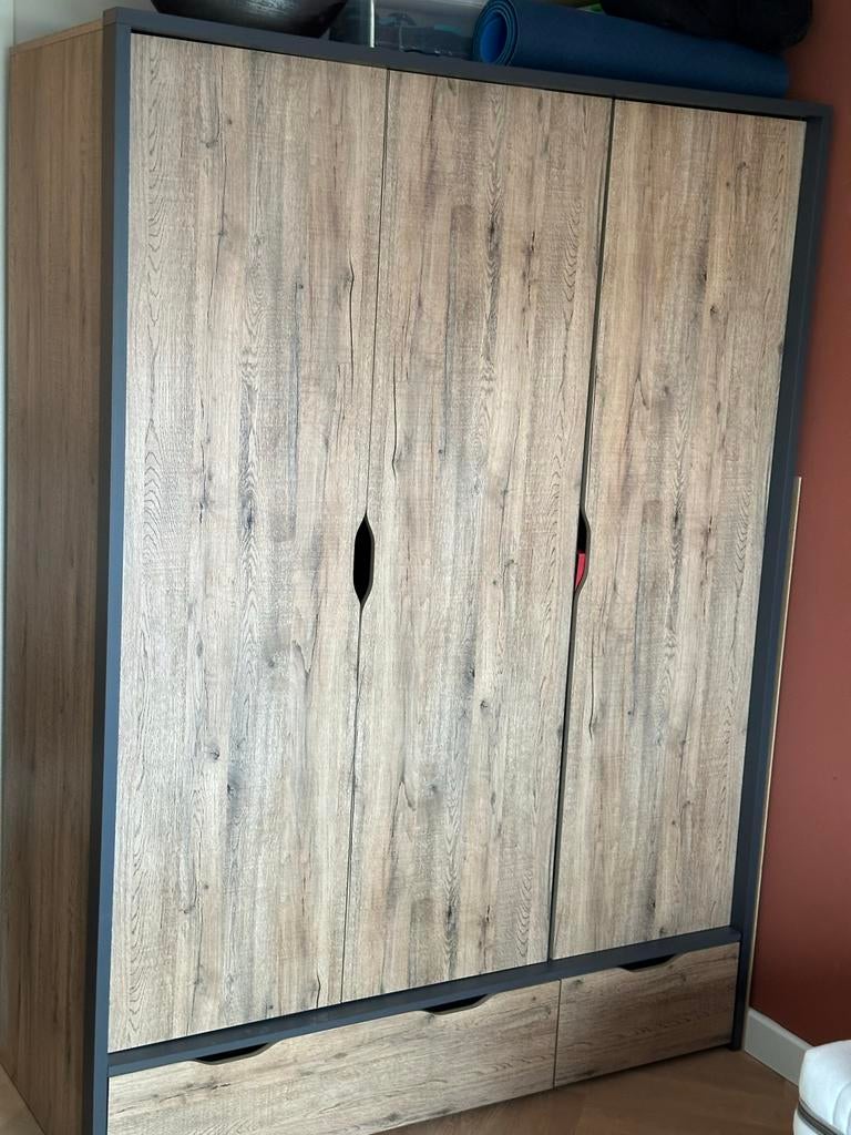 LeenBakker Kledingkast Harvey, Huis en Inrichting, Kasten | Kledingkasten, Ophalen, Zo goed als nieuw, 50 tot 75 cm, 150 tot 200 cm
