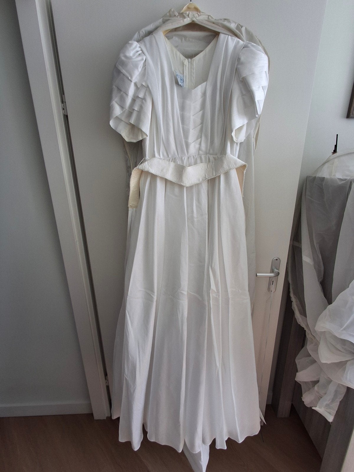 Vintage Trouwjurk Création Jolie Maat 42, Kleding | Dames, Ophalen, Trouwjurk, Wit, Zo goed als nieuw