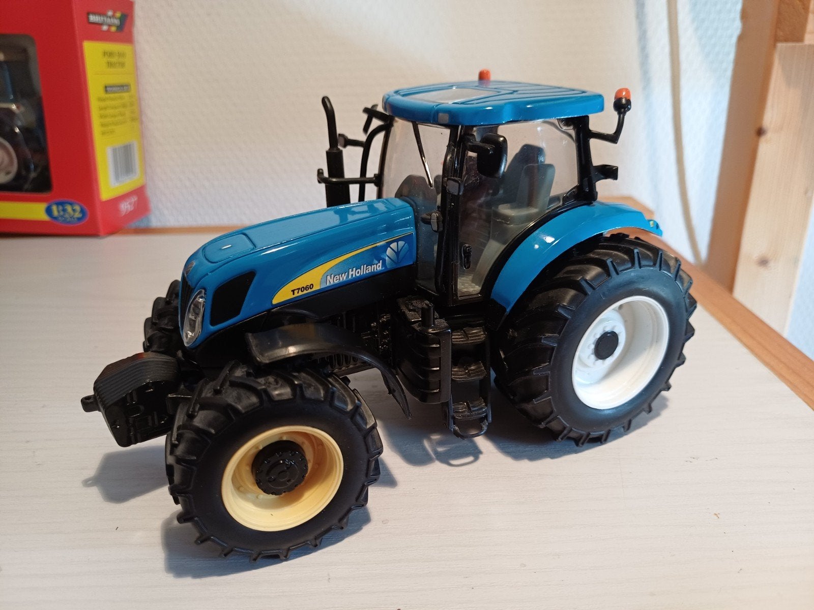 Britains New Holland T7060, Hobby en Vrije tijd, Ophalen of Verzenden, Zo goed als nieuw, Tractor of Landbouw, Britains