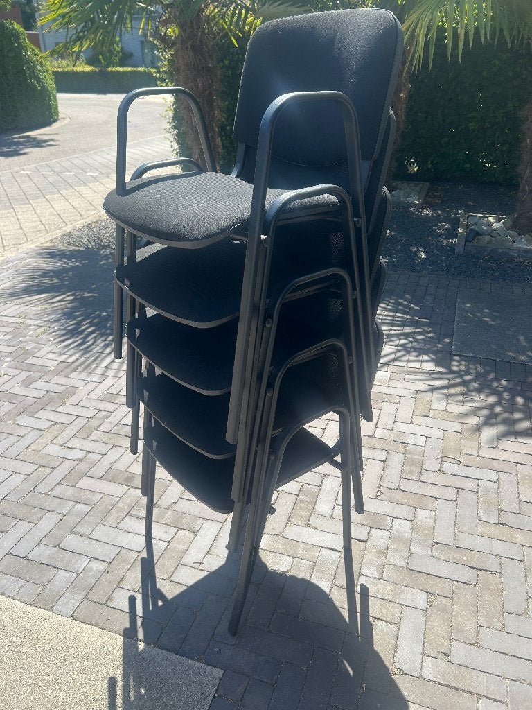 Diverse partijen vergaderstoelen stapelbaar, Ophalen, Gebruikt, Zwart, Eén