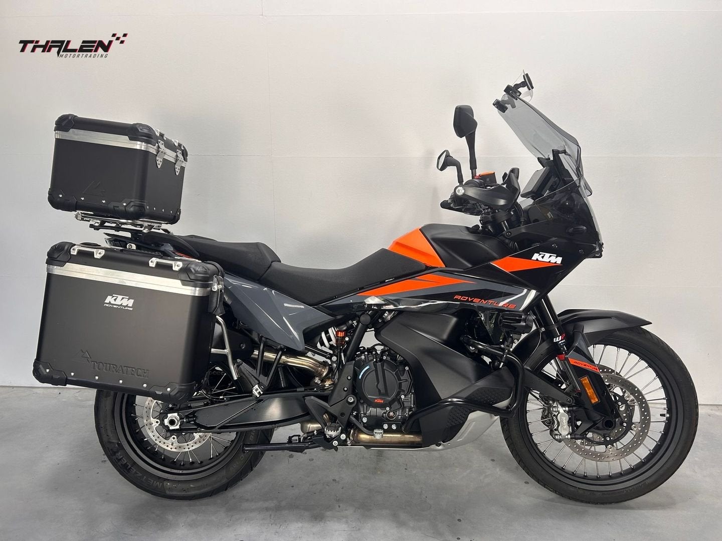KTM 890 ADVENTURE Tech Pack + Kofferset (bj 2025) km4500, 2 cilinders, KTM, Motorrijbewijs A, Onbekend
