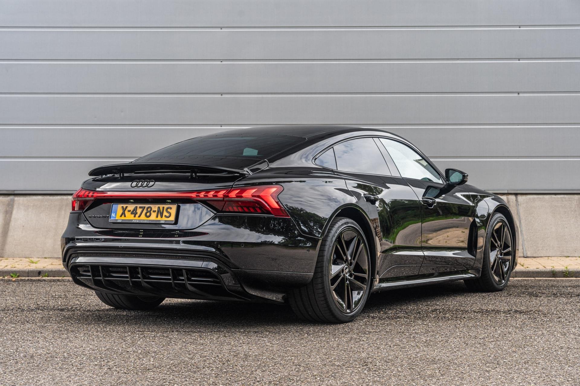 Audi e-tron GT 476pk 93 kWh | Luchtvering | Leder | B&O 3D |, Auto's, Automaat, Zwart, Vierwielaandrijving, Verwarmde buitenspiegels