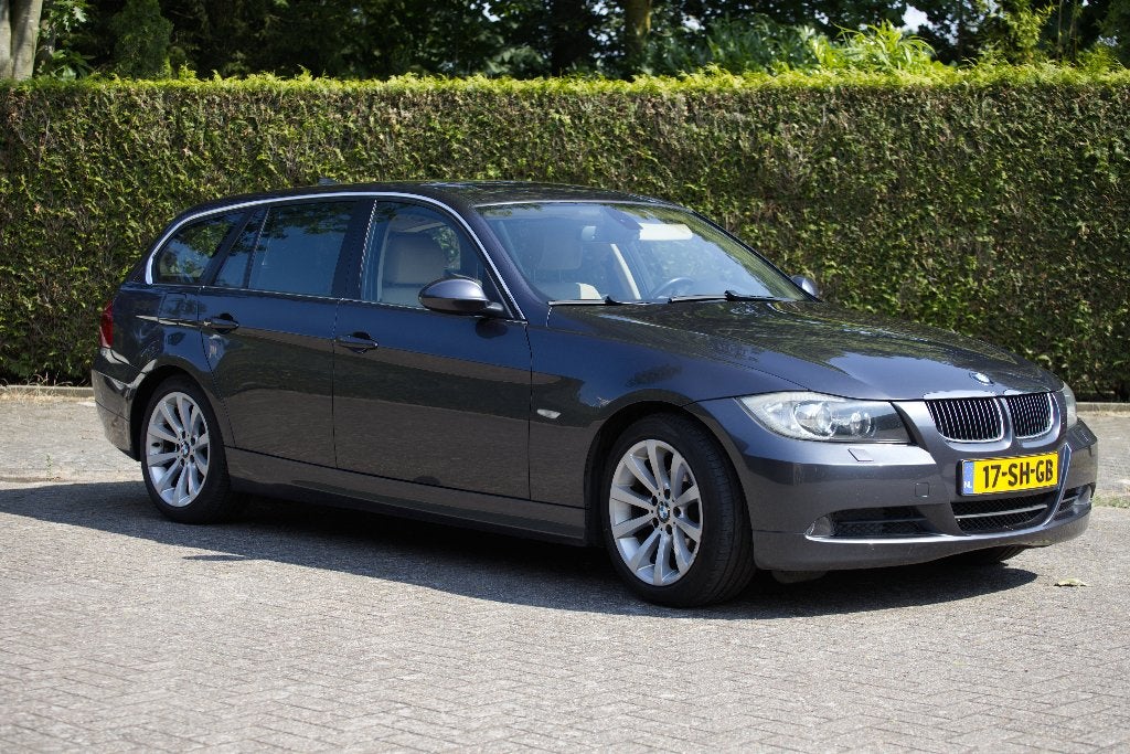 BMW 3-Serie 2.5 I 325 Touring AUT 2006 Grijs, Automaat, 2497 cc, Stationwagon, Particulier