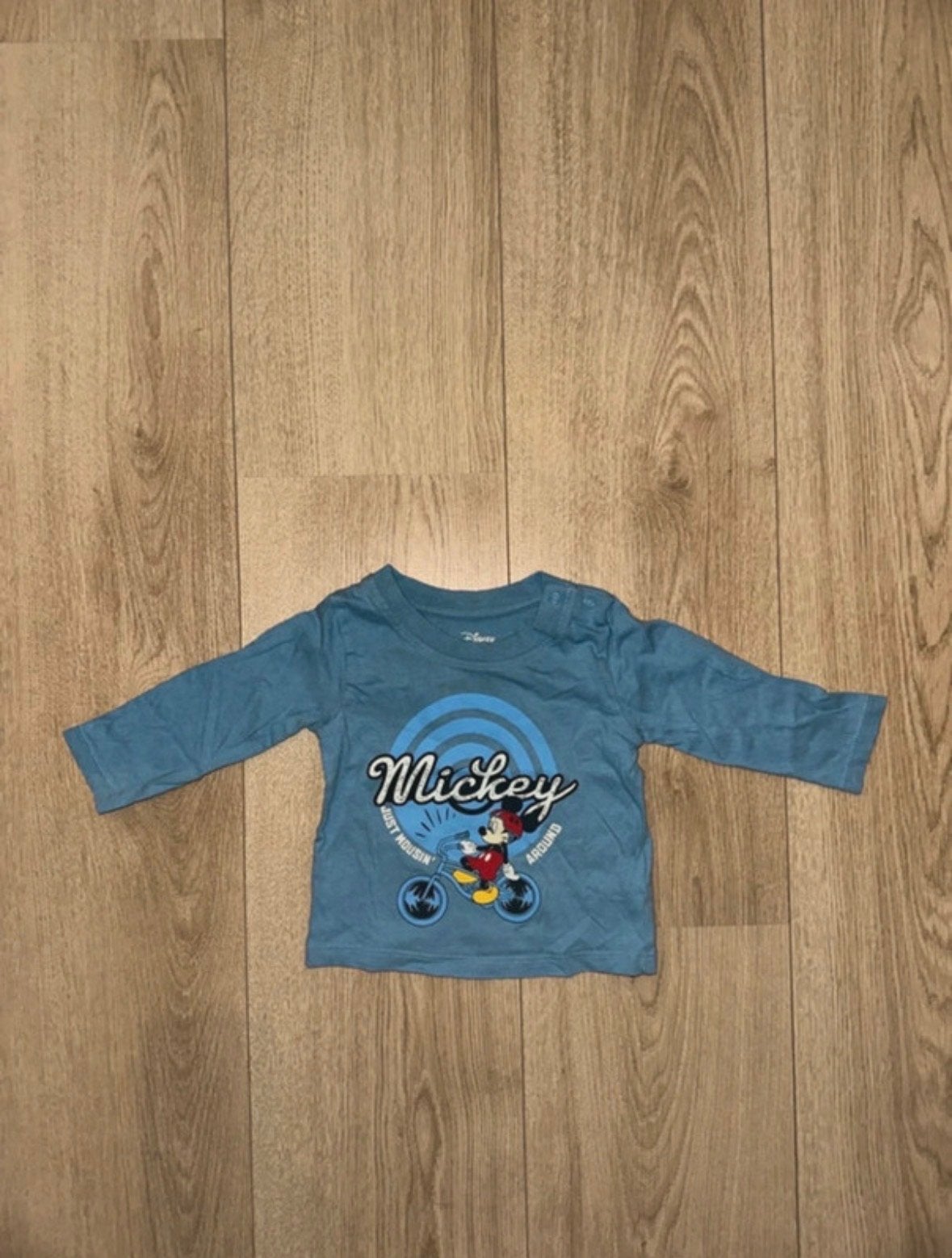 Leuke blauwe Mickey Mouse longsleeve voor kinderen, Kinderen en Baby's, Babykleding | Maat 68, Ophalen of Verzenden, Gebruikt