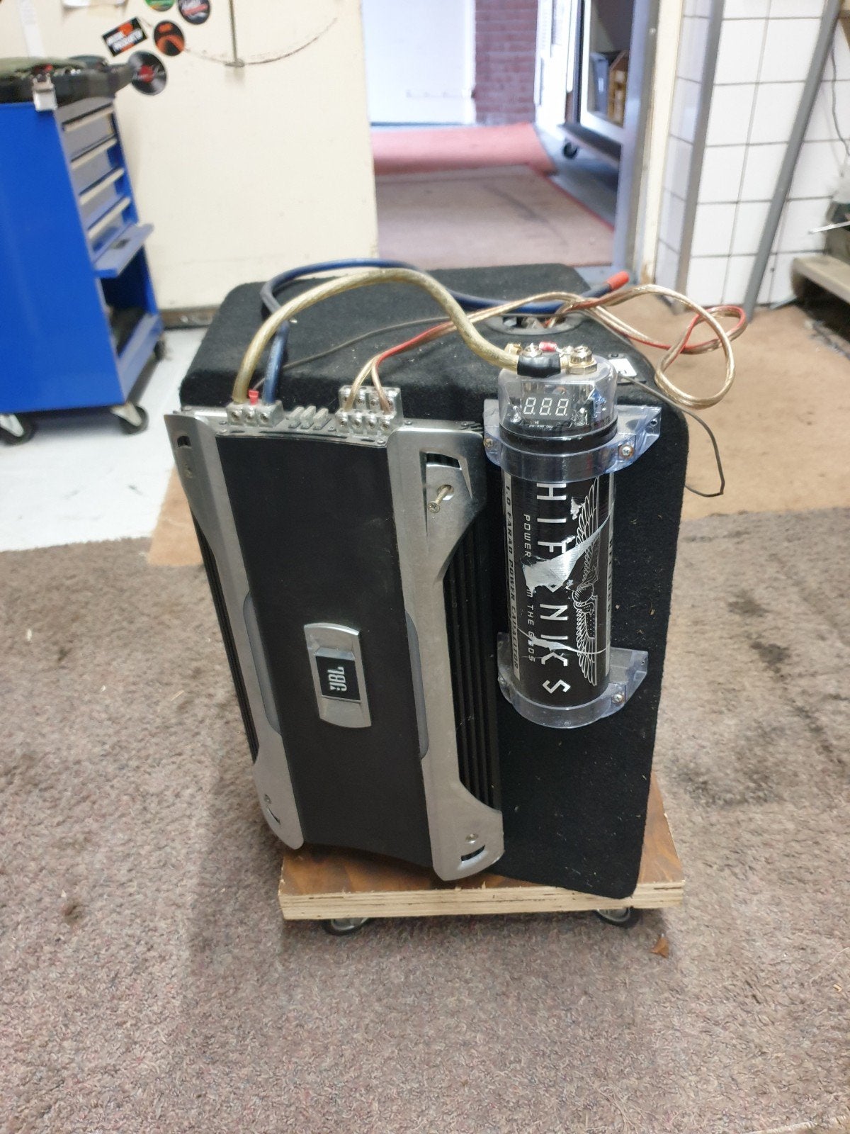 JBL GTO1204BR Subwoofer met JBL GTO 1004 Versterker, Ophalen