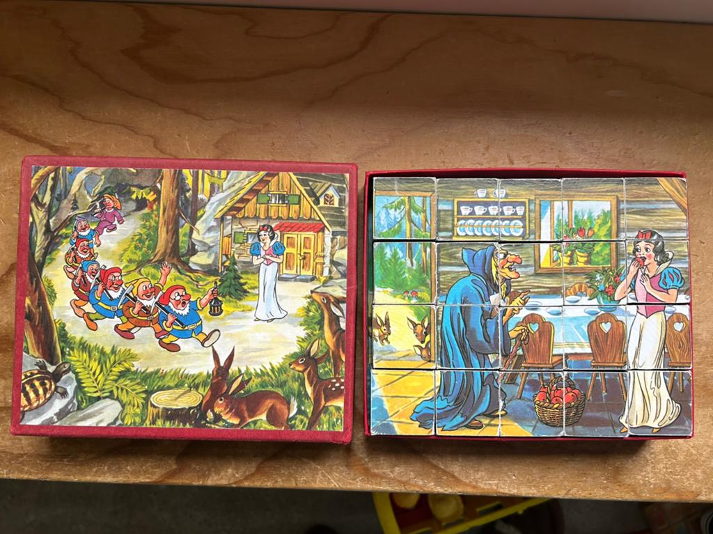 Houten blokken puzzel, sneeuwwitje, vintage!, 2 tot 4 jaar, Gebruikt, 10 tot 50 stukjes, Ophalen of Verzenden