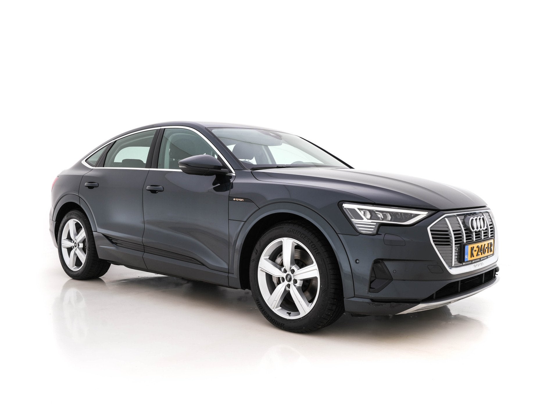 Audi e-tron Sportback 55 Quattro Business edition 95 kWh [ 3, Automaat, 131 €/maand, Zwart, 95 kWh