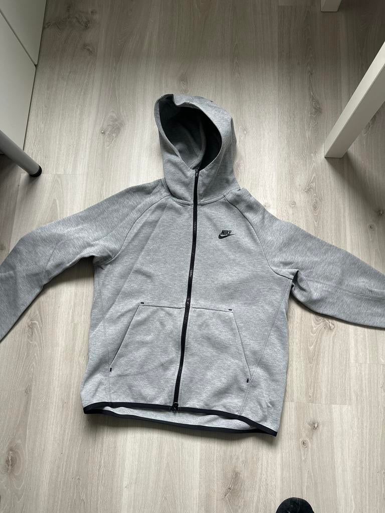 🤠🤩😍Nike Sportswear Tech Fleece vest - Maat M, Ophalen of Verzenden, Zo goed als nieuw, Maat 48/50 (M), Grijs