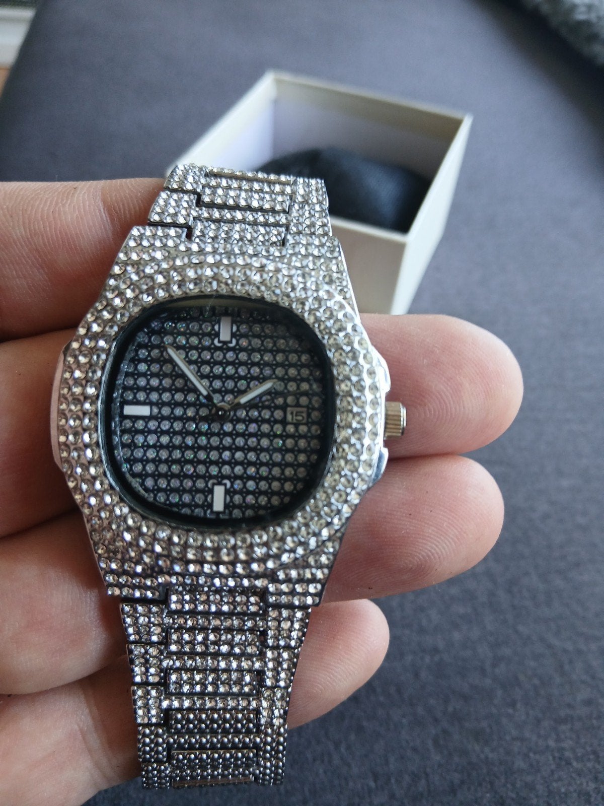 Stijlvol Sport Horloge met Strass Steentjes - Zilverkleurig, Ophalen of Verzenden, Zo goed als nieuw, Zilver