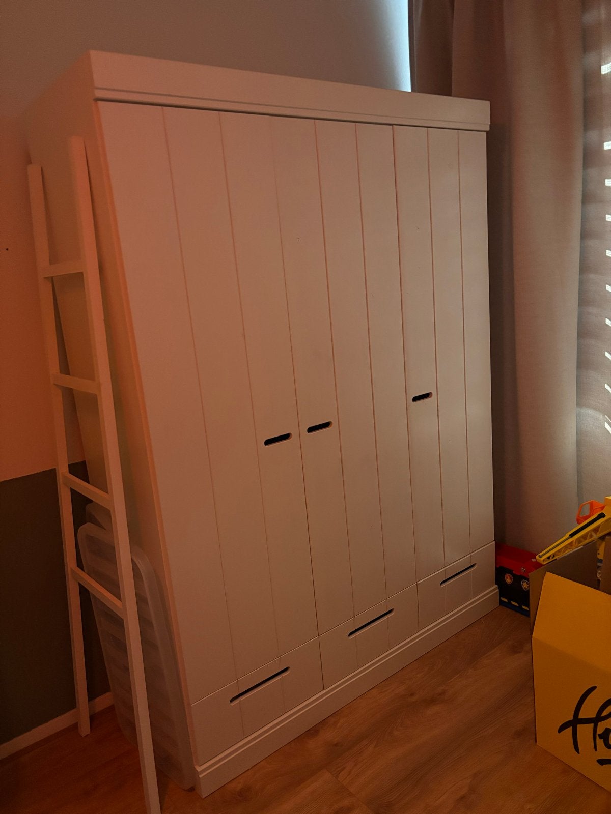 WOOOD Kledingkast Connect Dust - 140x195x53 cm, Huis en Inrichting, Ophalen, Gebruikt, 100 tot 150 cm, Met lade(s)