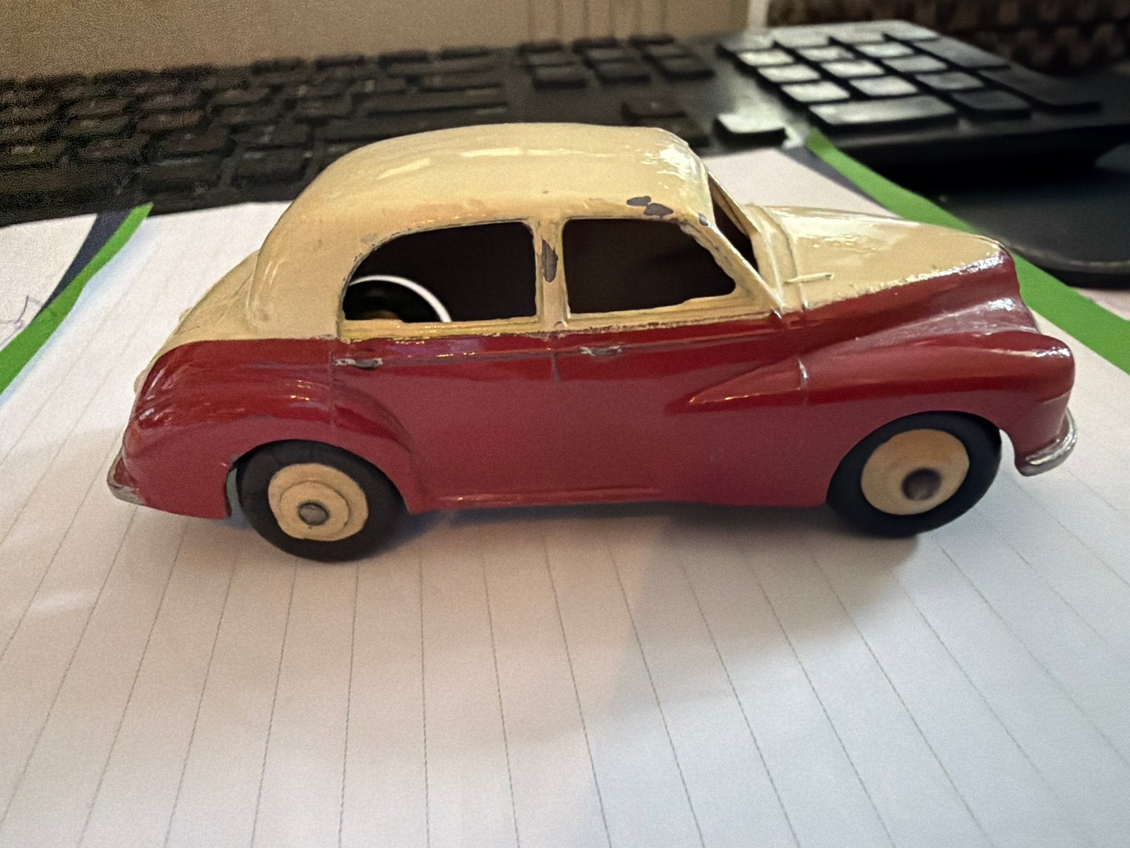 Dinky Toys Morris Oxford Tweekleurig Modelauto, Gebruikt, Auto, Ophalen of Verzenden, Dinky
