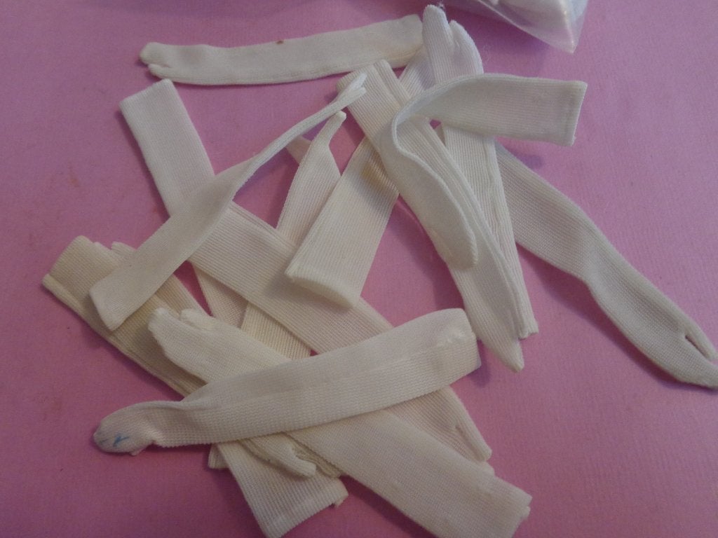 Barbie vintage lange witte handschoenen, Verzamelen, Ophalen of Verzenden, Gebruikt, Accessoires