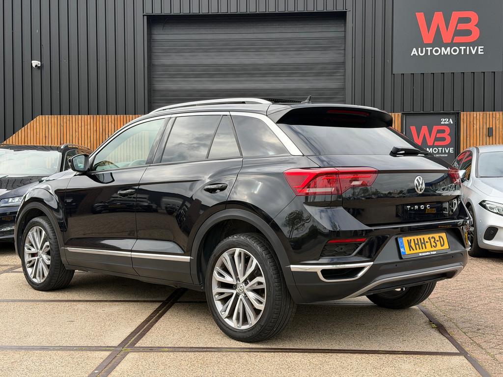 Volkswagen T-ROC 1.5 TSI Sport Pano Adaptive Cruise Sfeerver, Auto's, 4 cilinders, 150 pk, Leder en Stof, Zwart