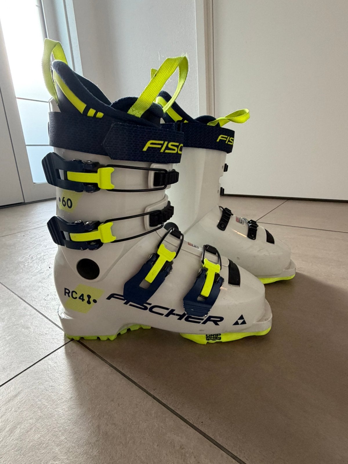 Bijna nieuwe super gave Fischer RC4 jr skischoenen maat 35, Fischer, 100 tot 140 cm, Schoenen, Ophalen of Verzenden
