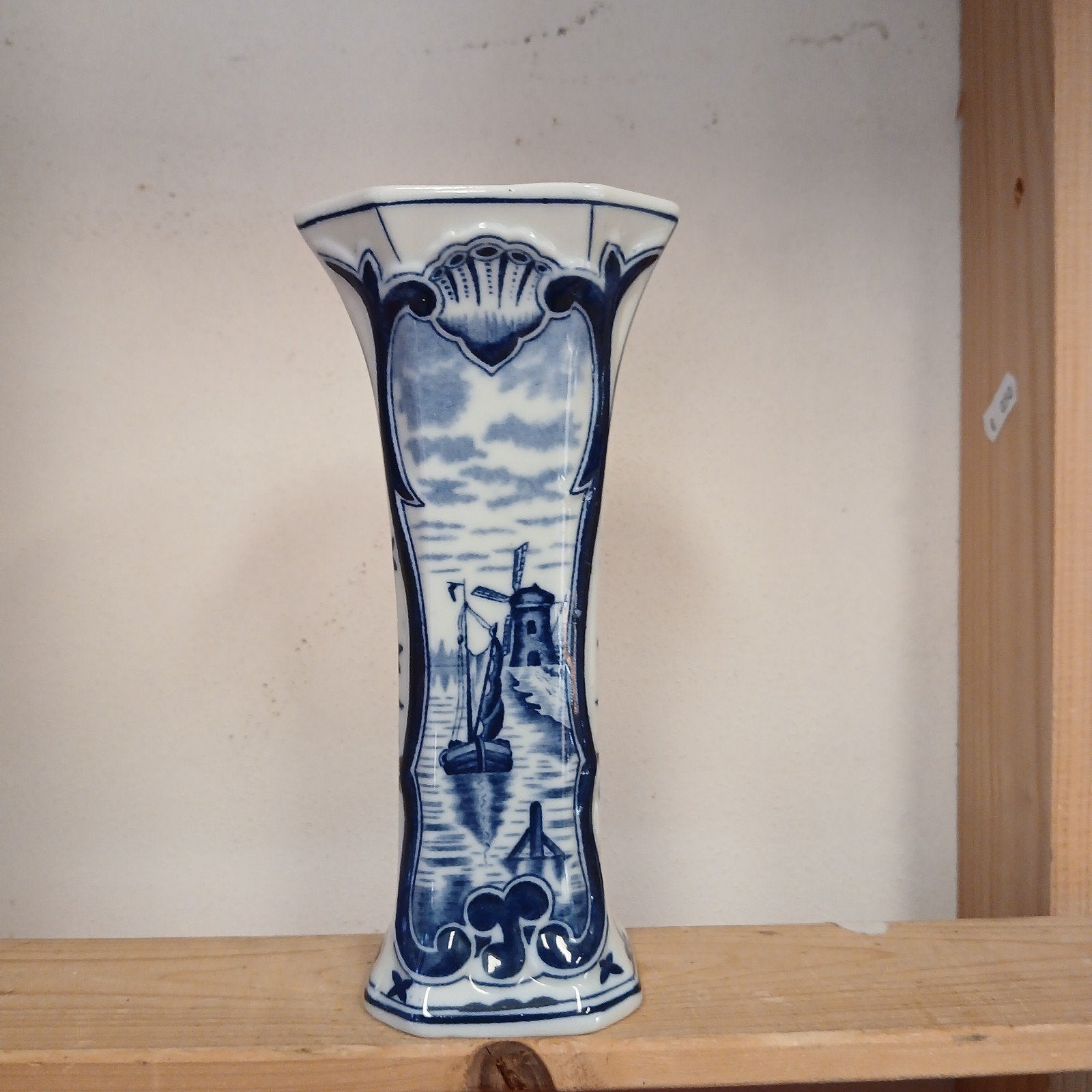Delfts Blauwe Vaas met Molen en Zeilboot Decoratie, Ophalen of Verzenden