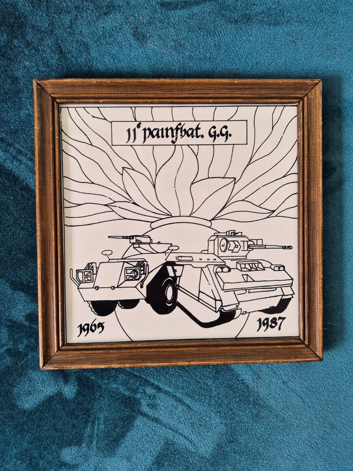 Wapenschild / tegel 11 e Painfbat. G.G. 1965 1987, Ophalen of Verzenden, Landmacht, Nederland, Embleem of Badge